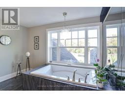 1422 Muskoka Rd 118 Road W, Bracebridge), ON P1L1W8 Photo 36