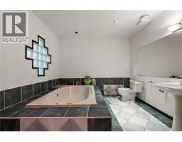 2344 Damascus Rd, Shawnigan Lake, BC V0R2W1 Photo 32