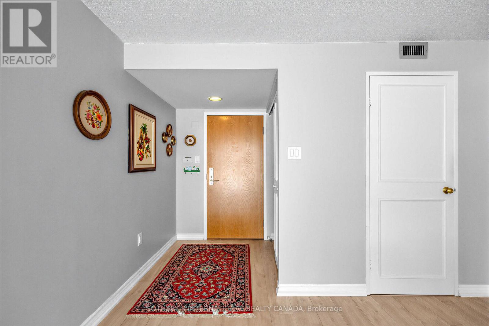 #202 35 CHURCH STREET - 2