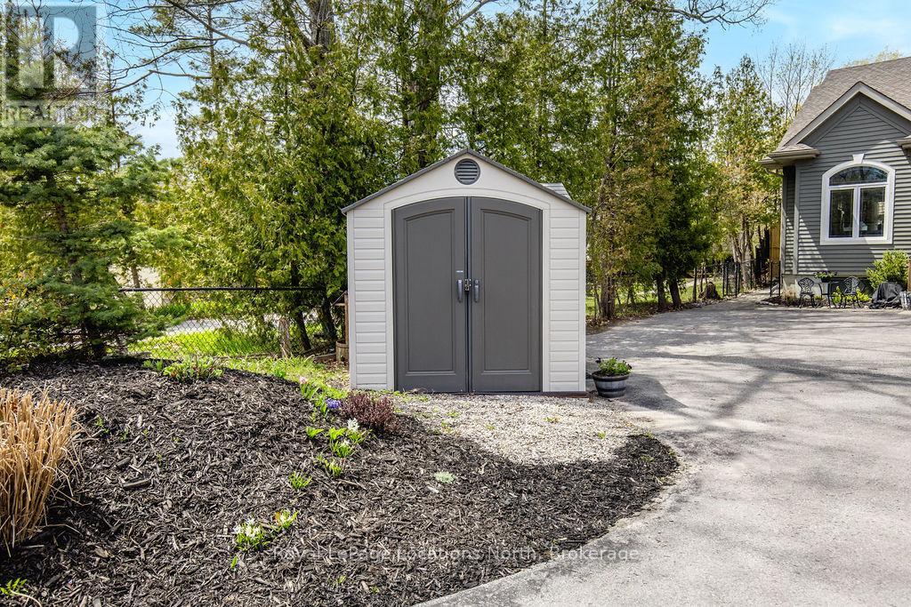1094 RIVER ROAD W - Image 38