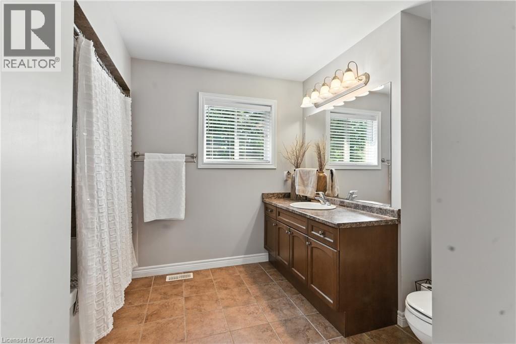 27 SOUTHWOOD Crescent - 24