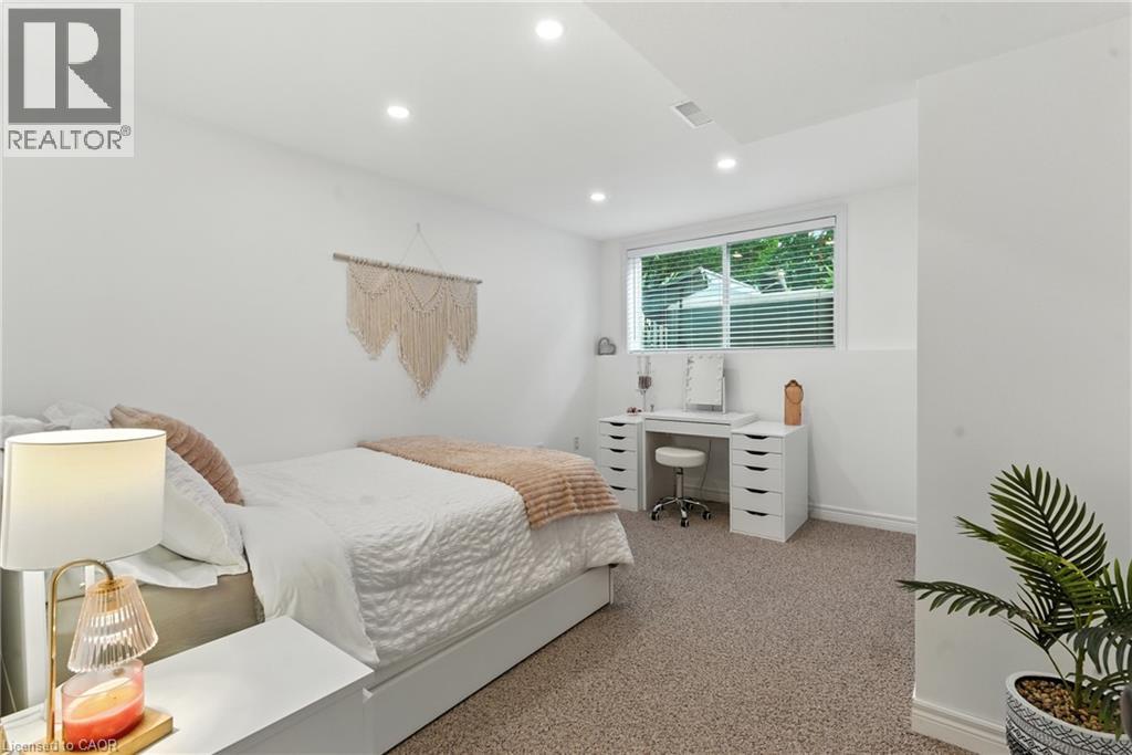 27 SOUTHWOOD Crescent - 35
