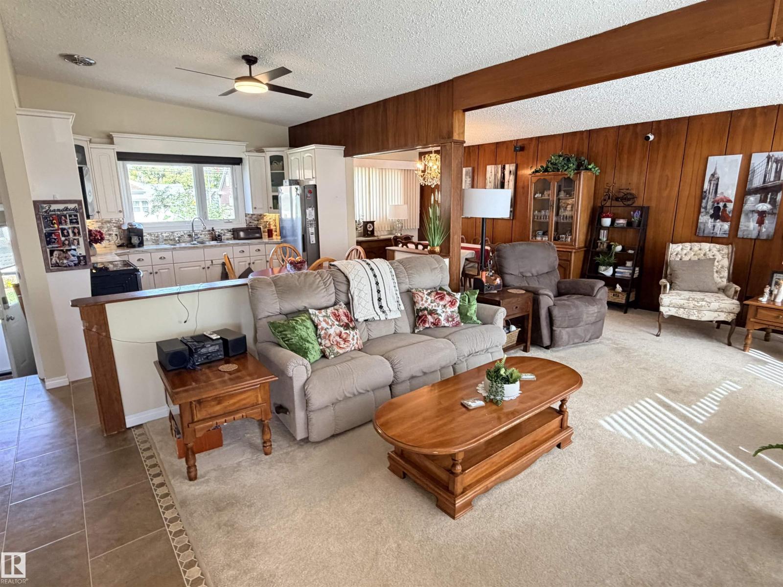 9824 99 ST - 12