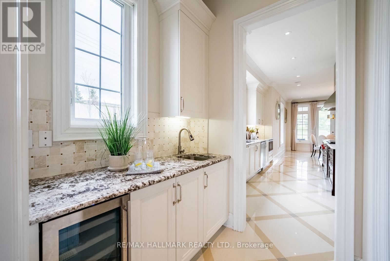 37 COUNTRY CLUB CRESCENT - Image 10