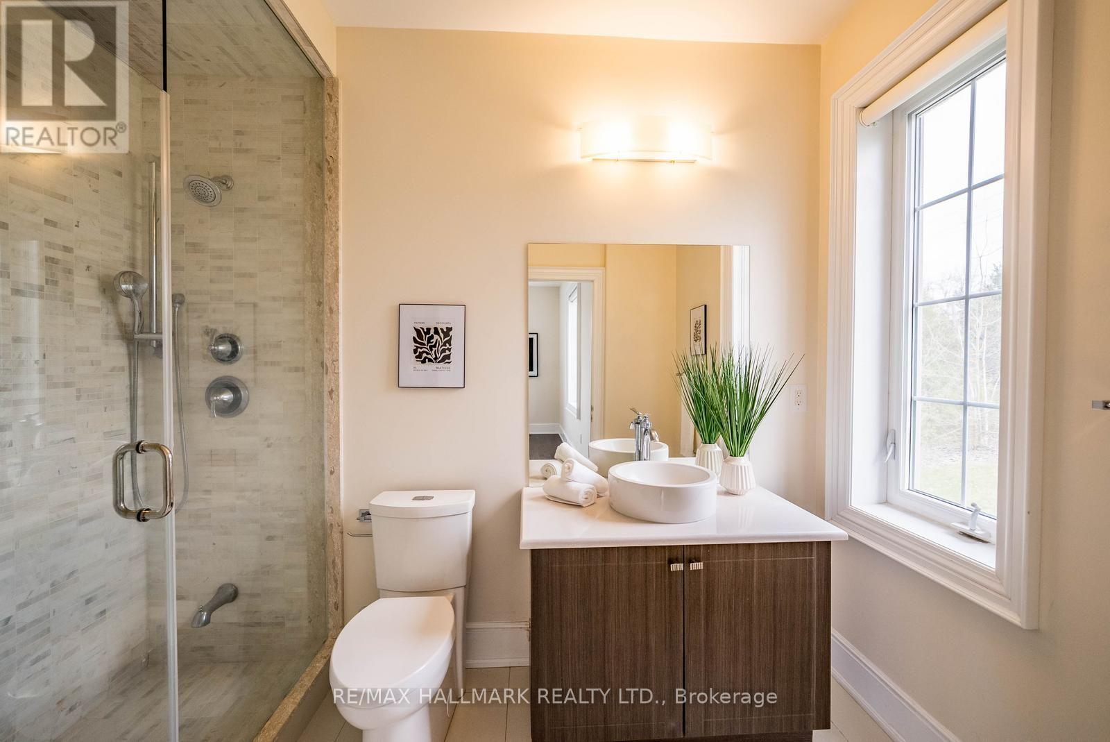 37 COUNTRY CLUB CRESCENT - Image 32