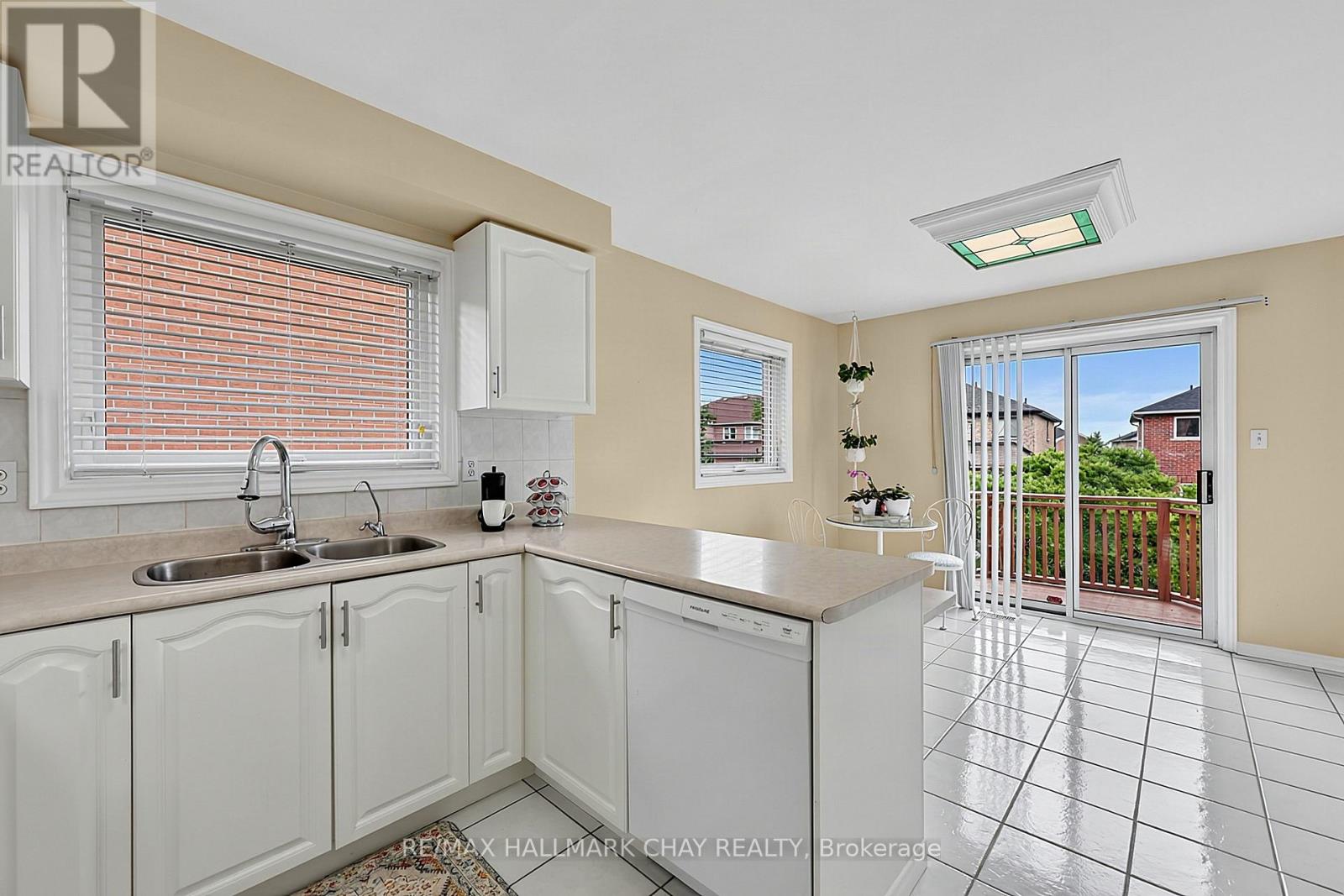 207 MELBOURNE DRIVE - Image 10