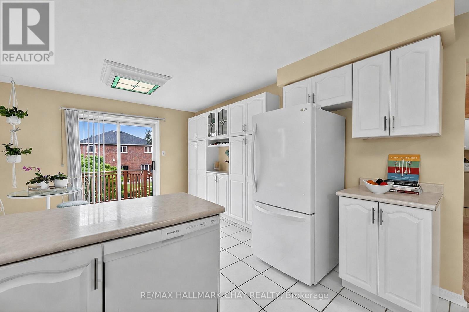 207 MELBOURNE DRIVE - Image 12