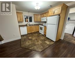 31 Erica Avenue thumbnail 25