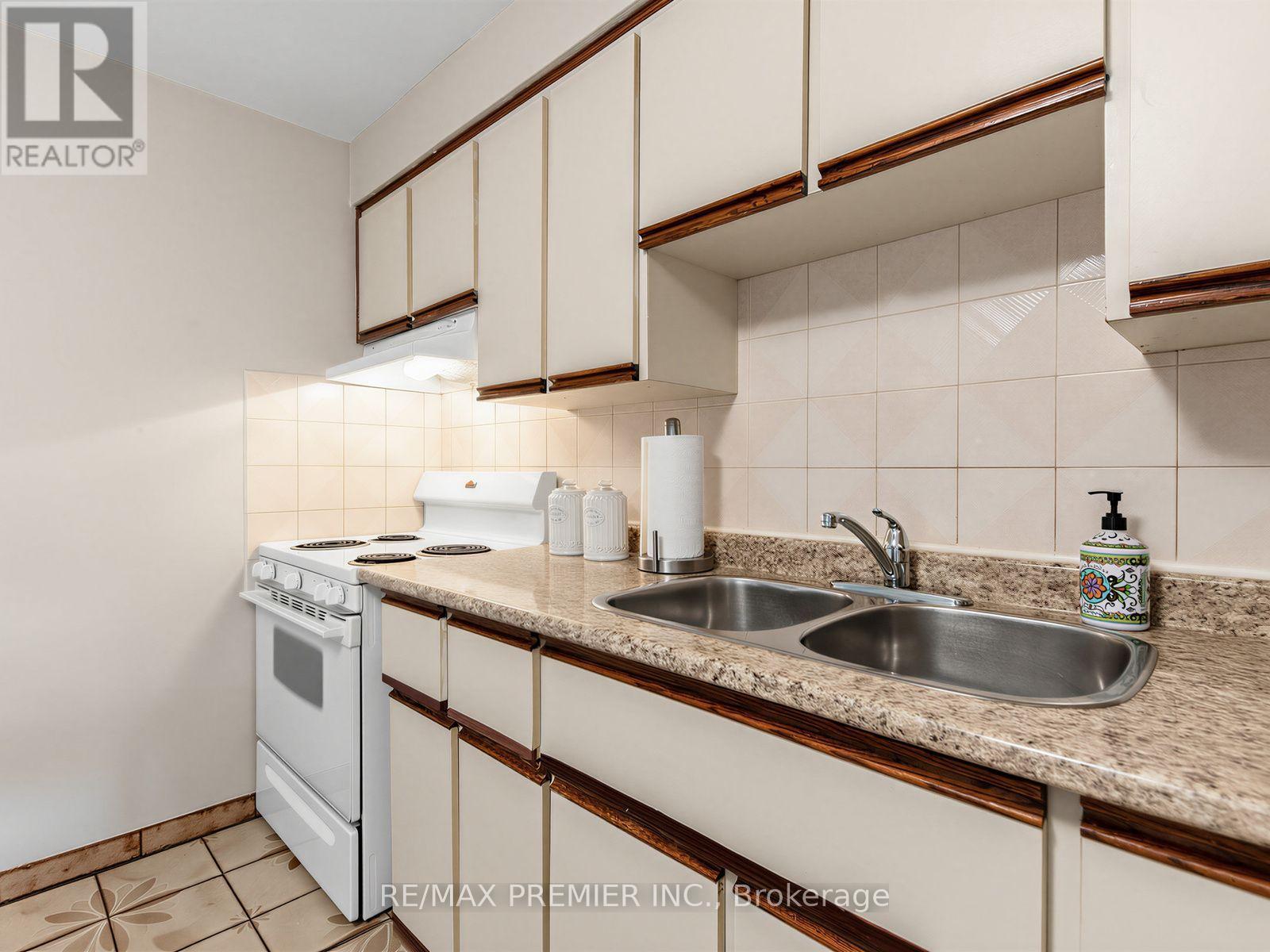 155 ASCOT AVENUE - 12