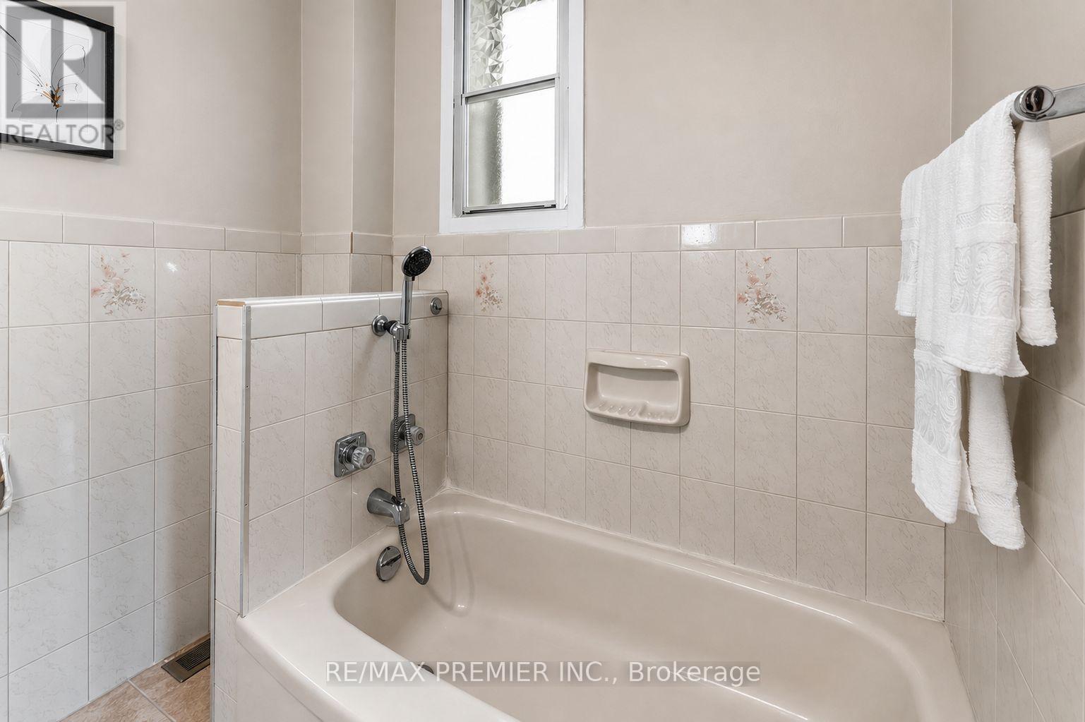155 ASCOT AVENUE - 20