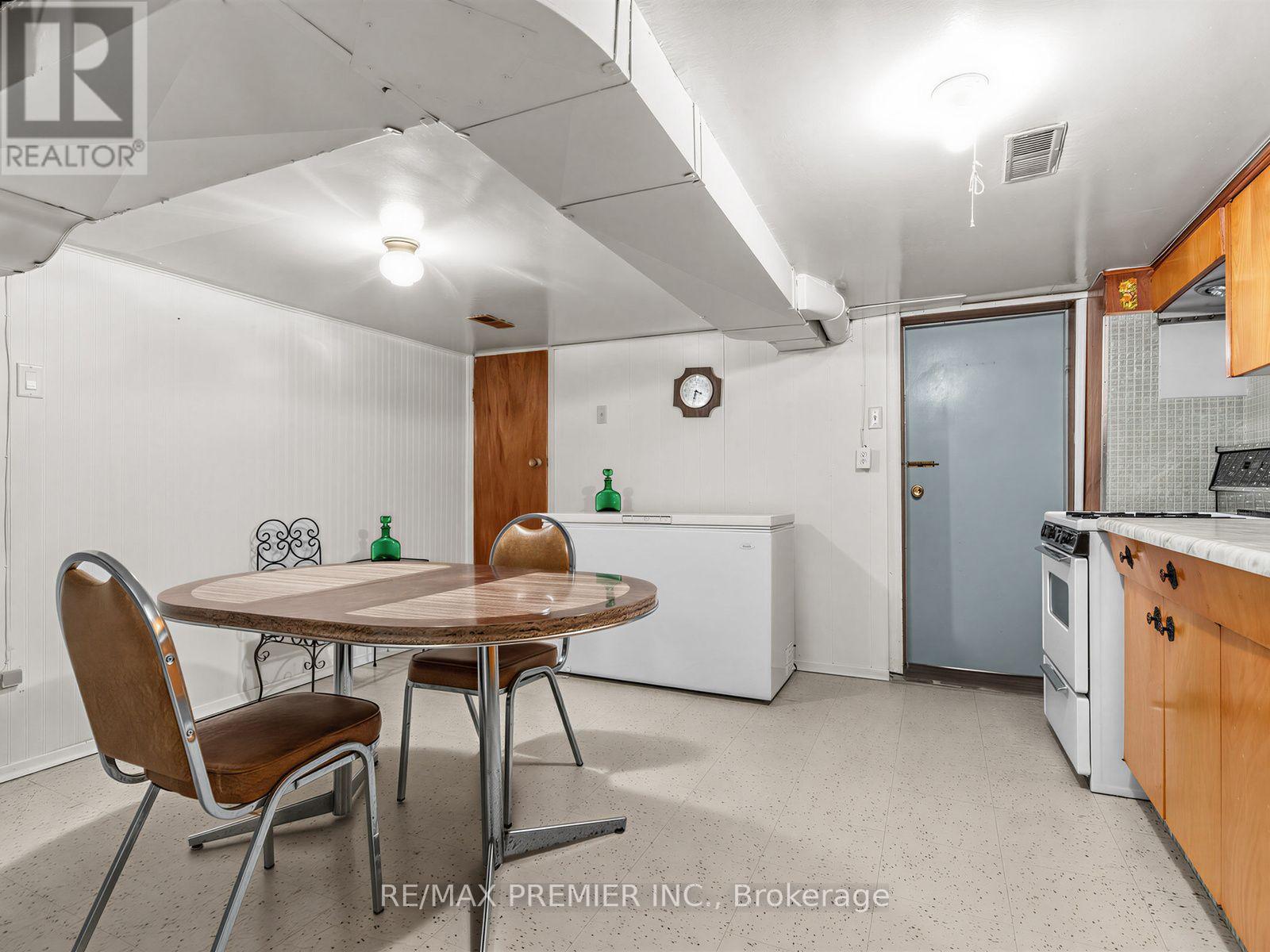 155 ASCOT AVENUE - 24