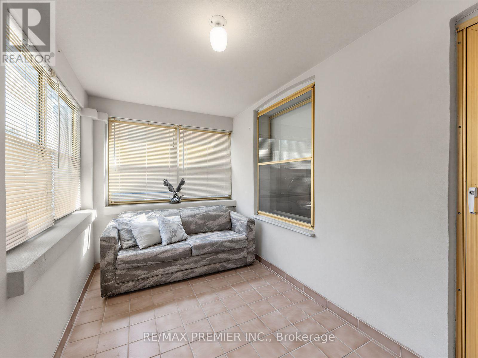 155 ASCOT AVENUE - 27
