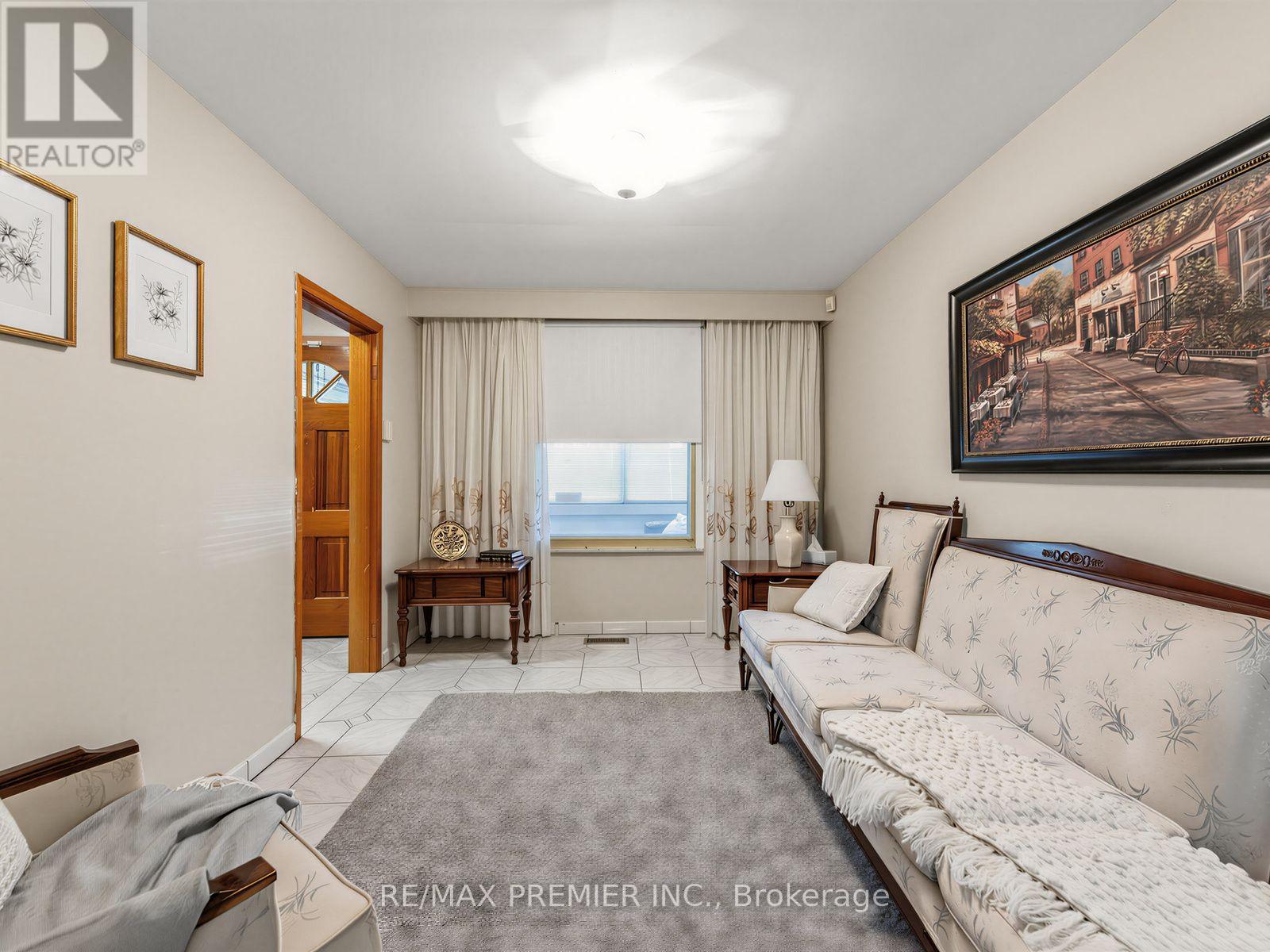 155 ASCOT AVENUE - 6