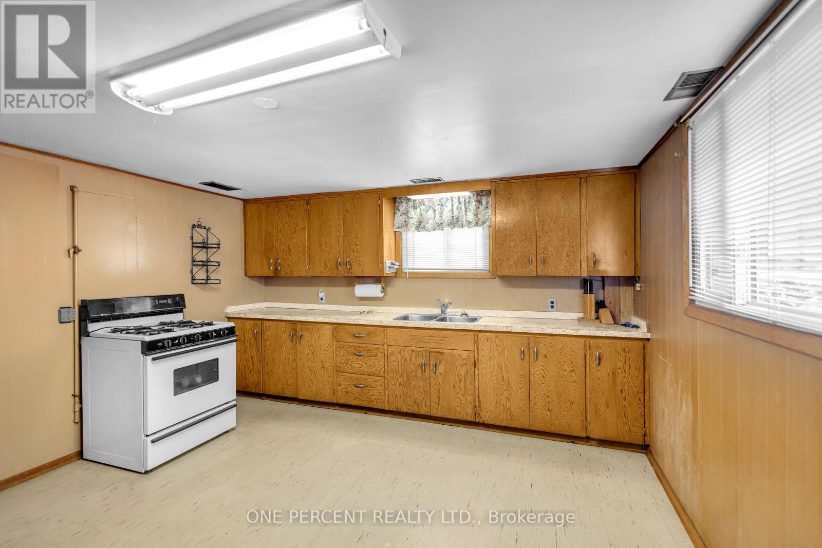 55 YOUNG STREET - Image 25