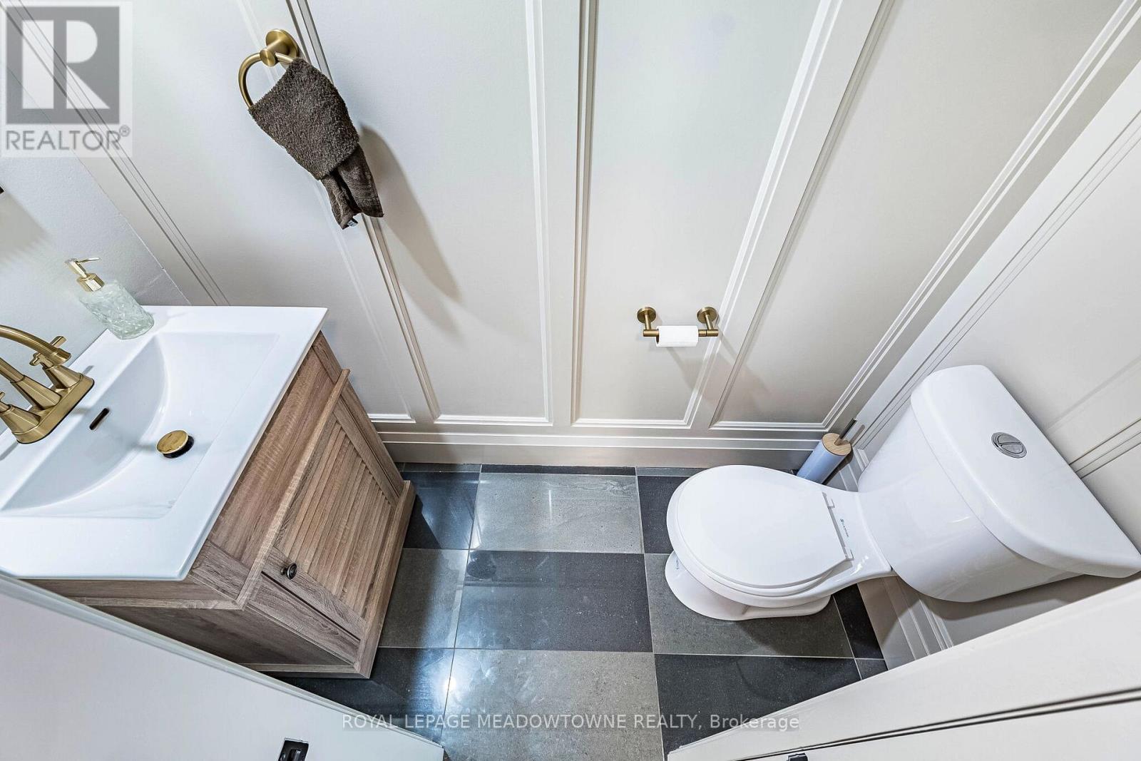 520 PINEVIEW GARDENS, Shelburne — photo 12