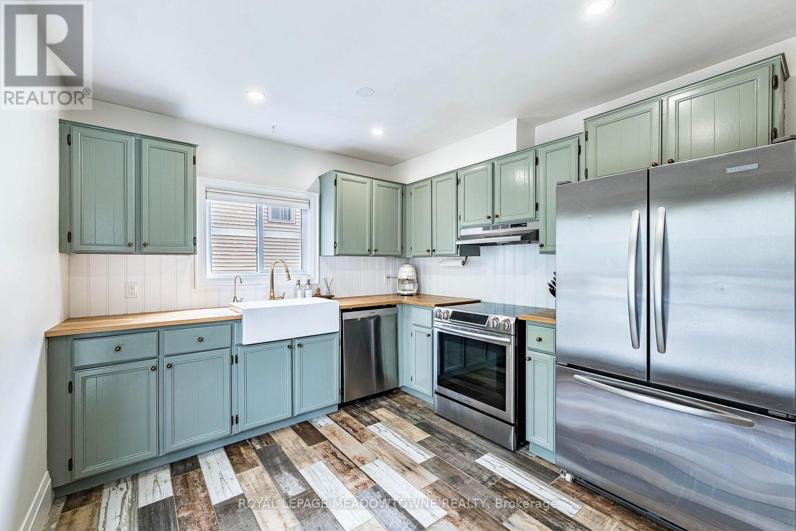520 PINEVIEW GARDENS, Shelburne — photo 8