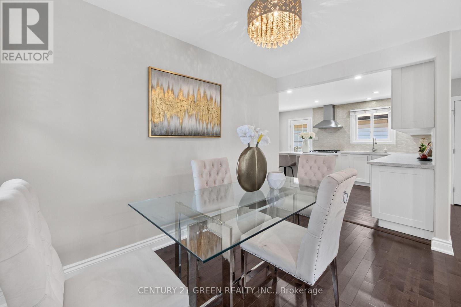 22 QUAKER CRESCENT - 11