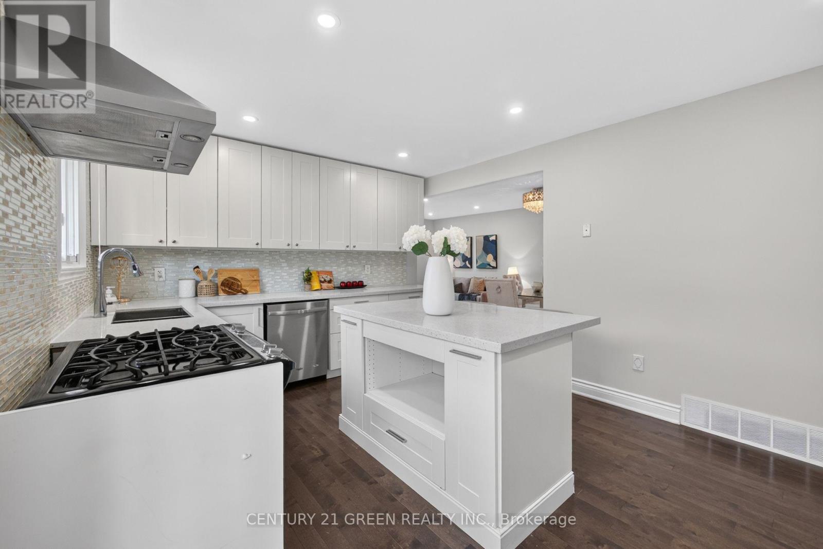 22 QUAKER CRESCENT - Image 16