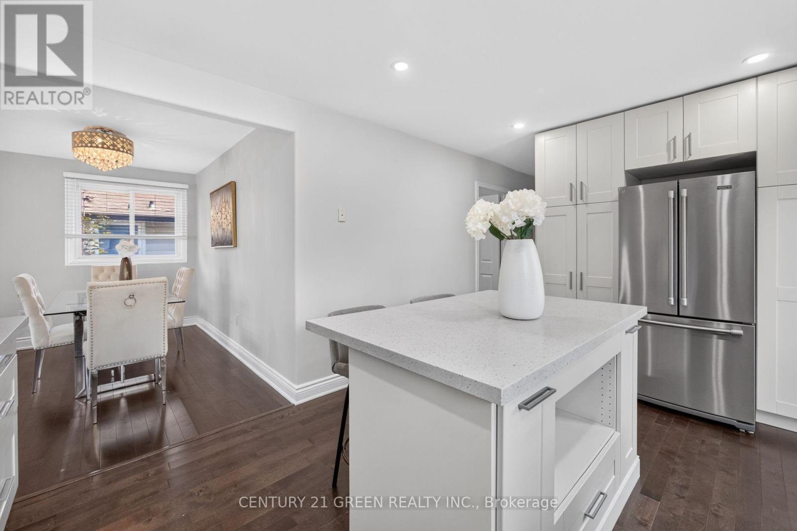 22 QUAKER CRESCENT - 20