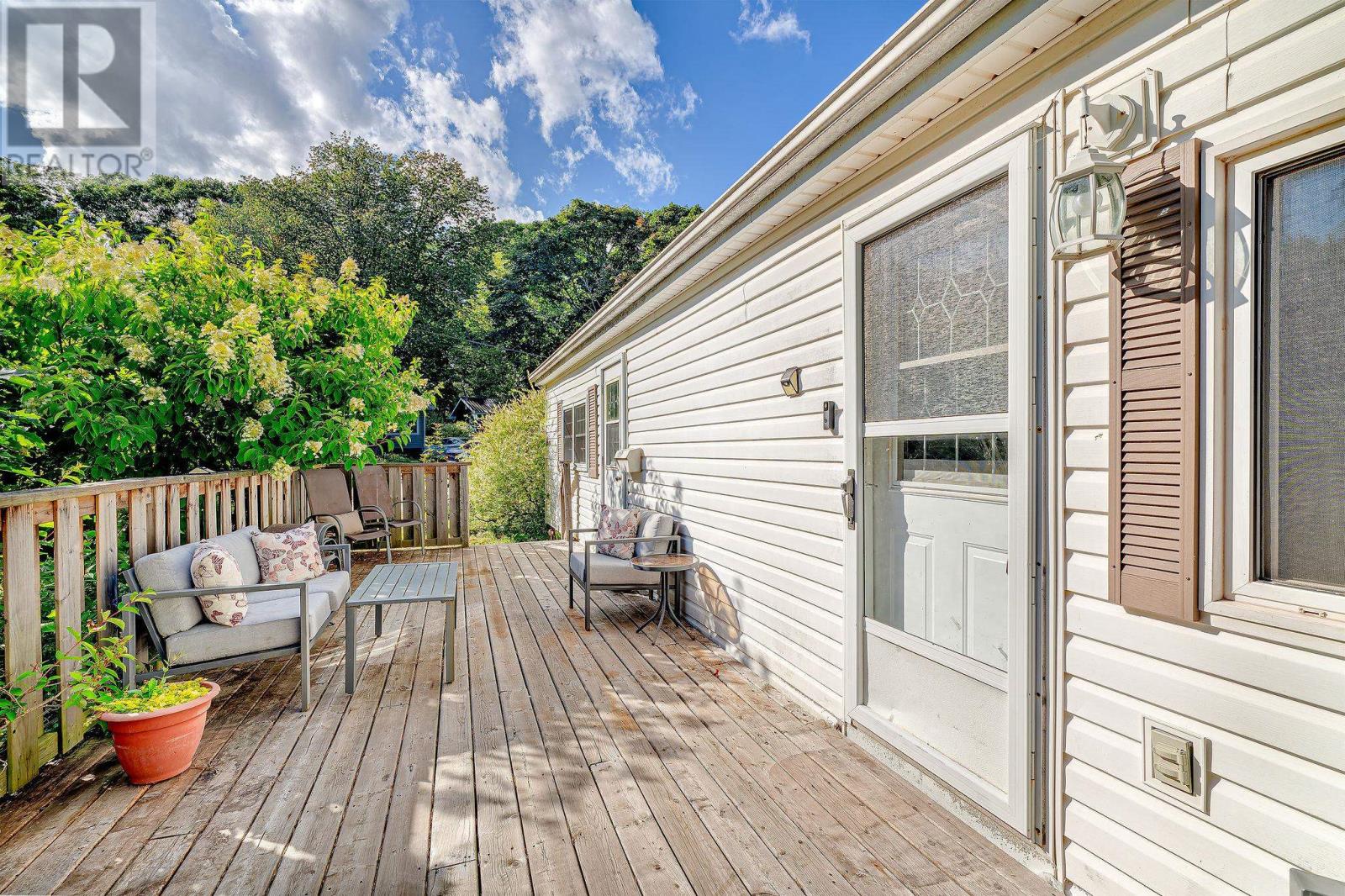7 Oakwood Crescent - 2
