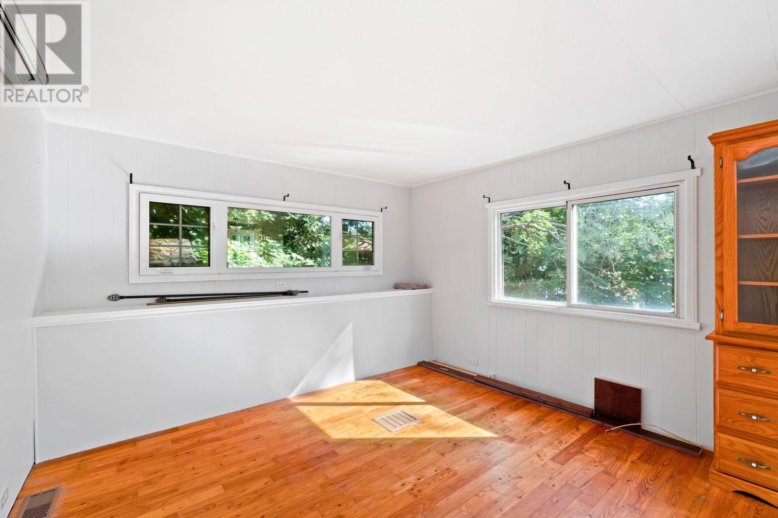 7 Oakwood Crescent - Image 5