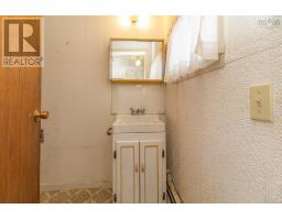 4pc Bathroom - 48 Albert Street, Yarmouth, NS B5A3N6 Photo 12