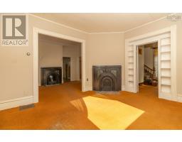48 Albert Street, Yarmouth, NS B5A3N6 Photo 18