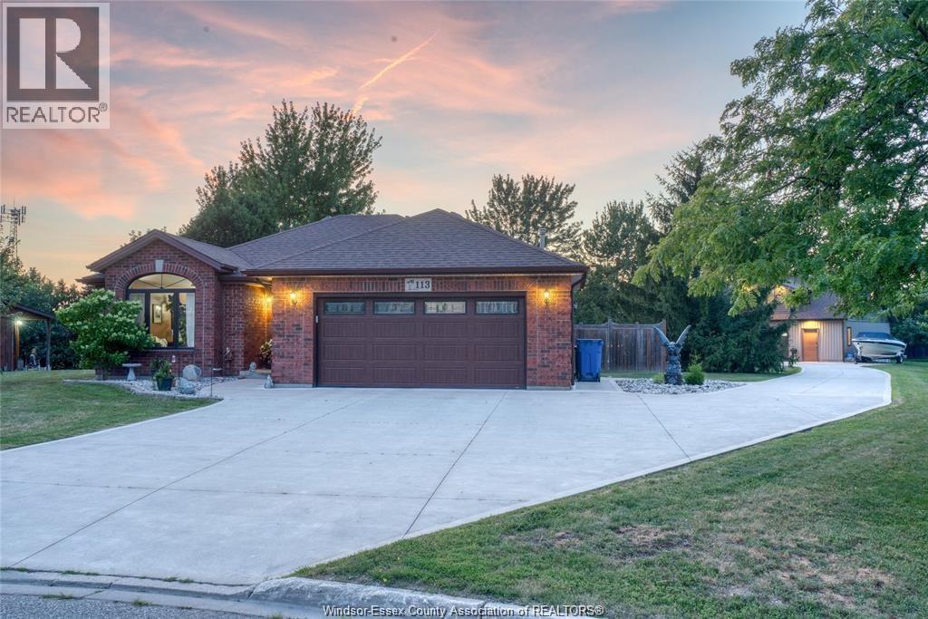 113 BEACH COURT - 2