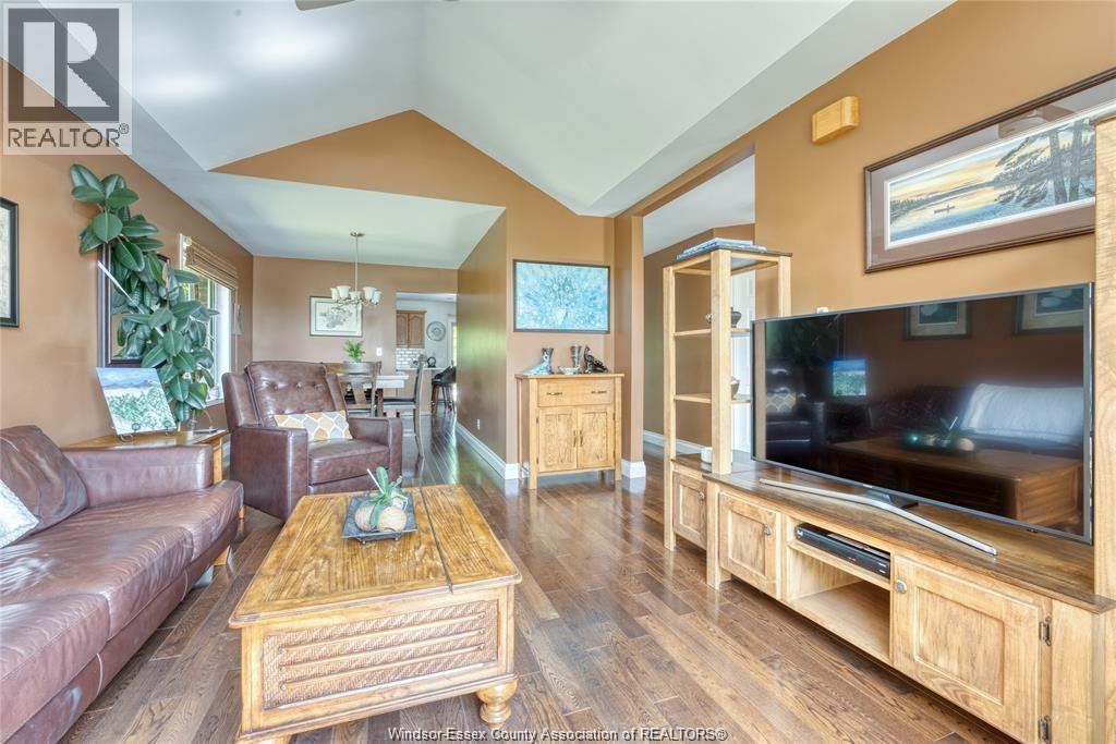 113 BEACH COURT - 18