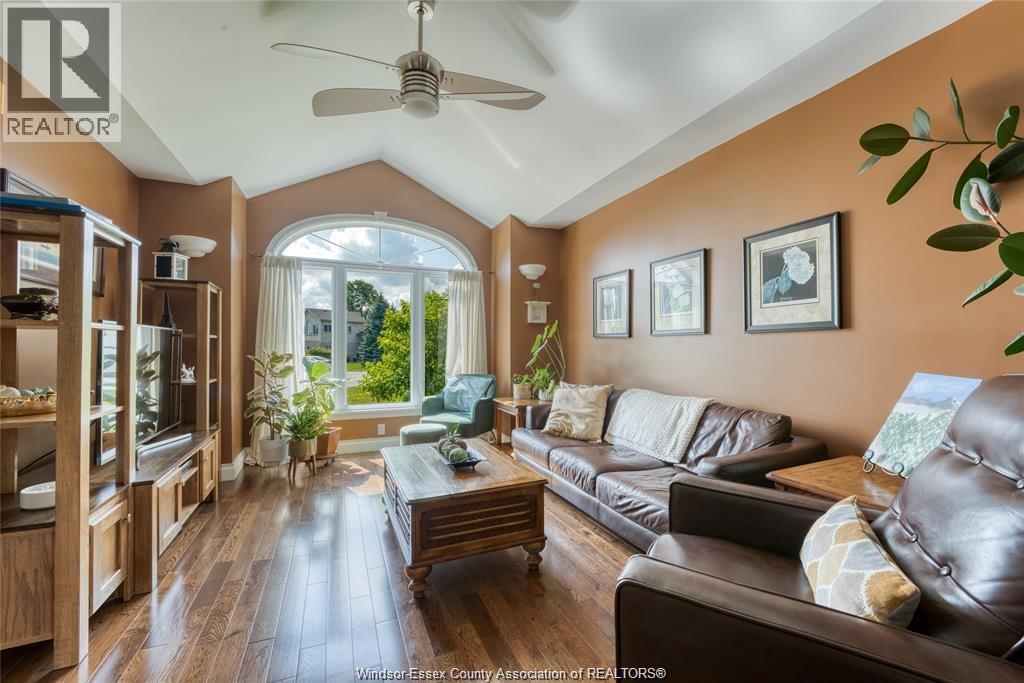 113 BEACH COURT - 19