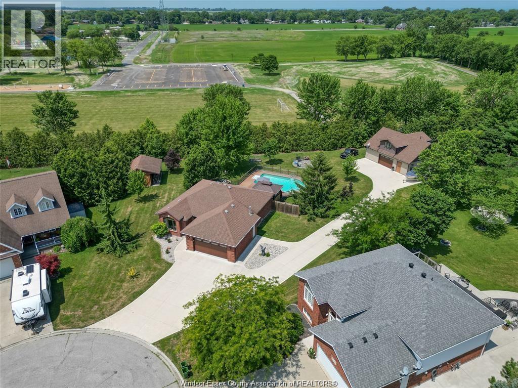 113 BEACH COURT - 38