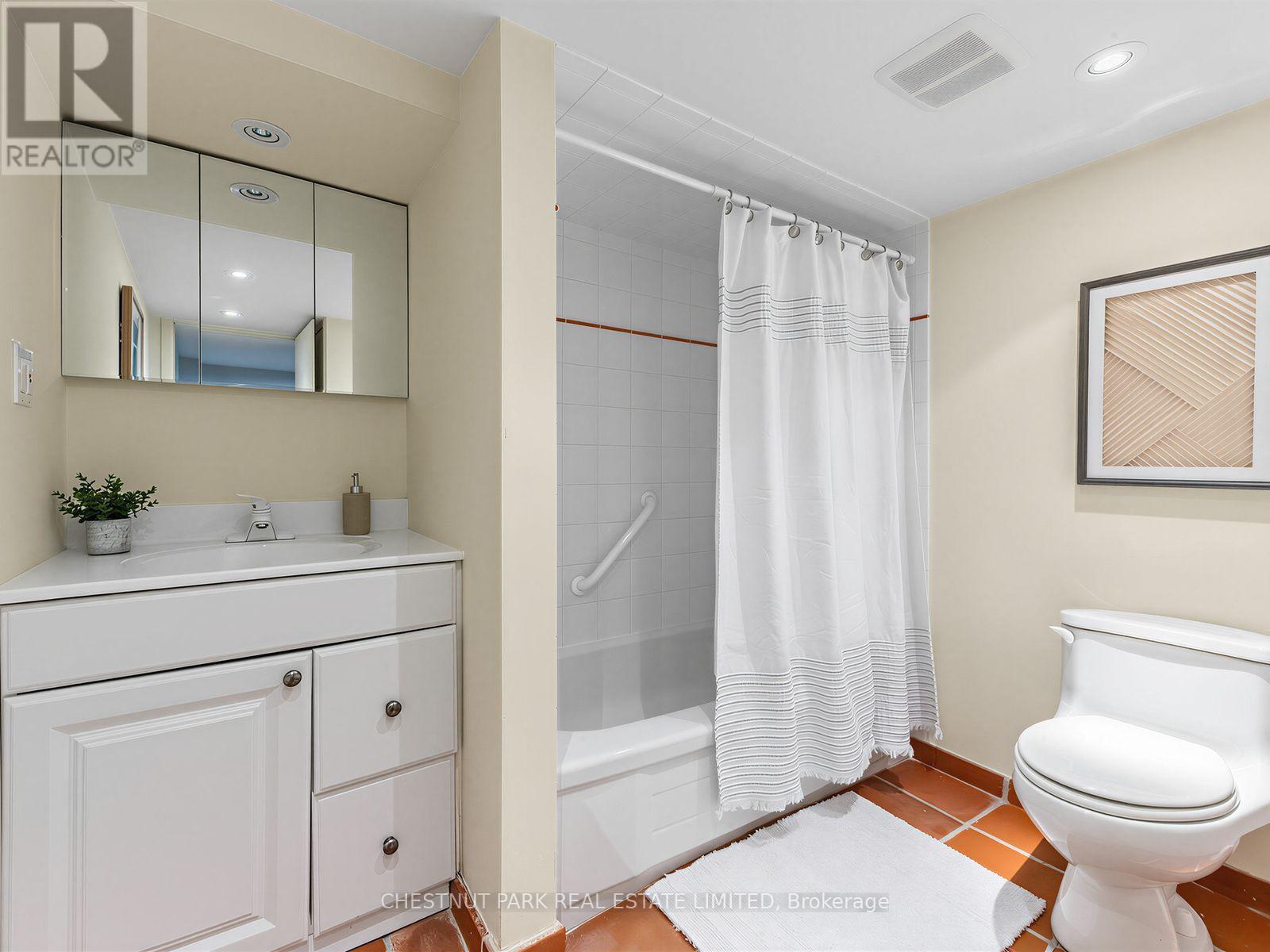 28 CLIFTON ROAD - Image 35
