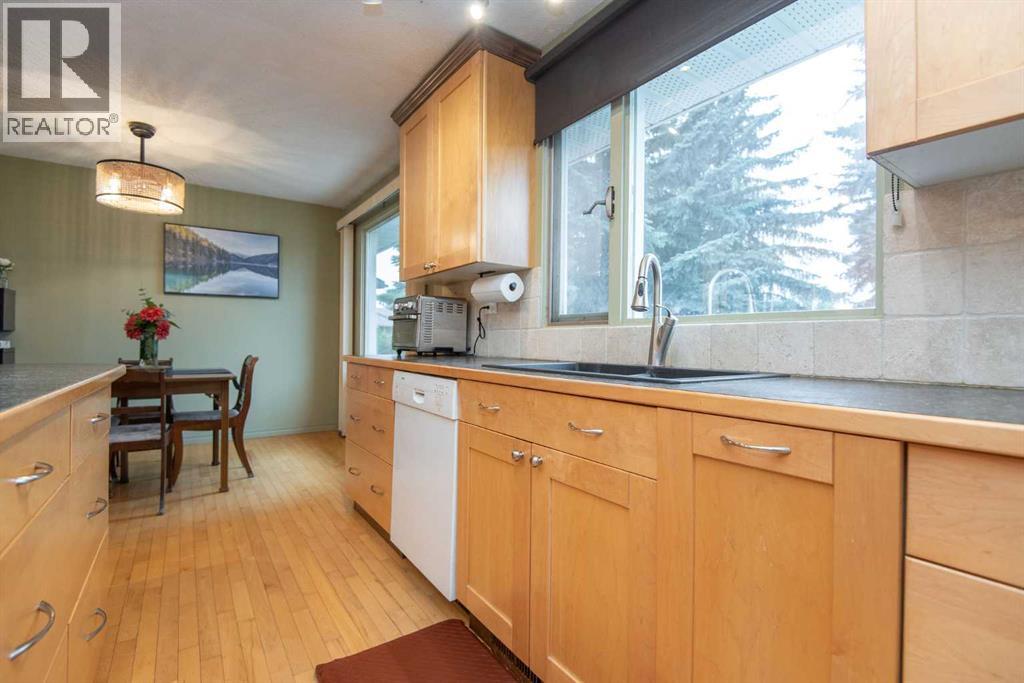 7 Martin Close - 15