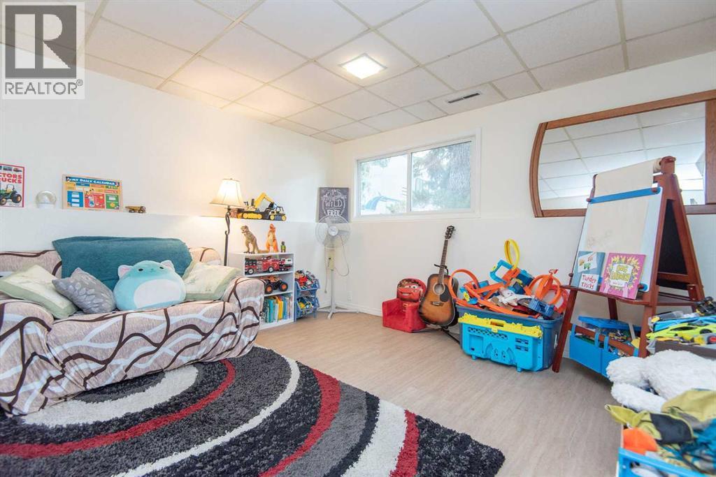 7 Martin Close - 23