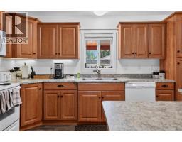6353 Beaver Creek Rd, Port Alberni, BC V9Y8L3 Photo 43