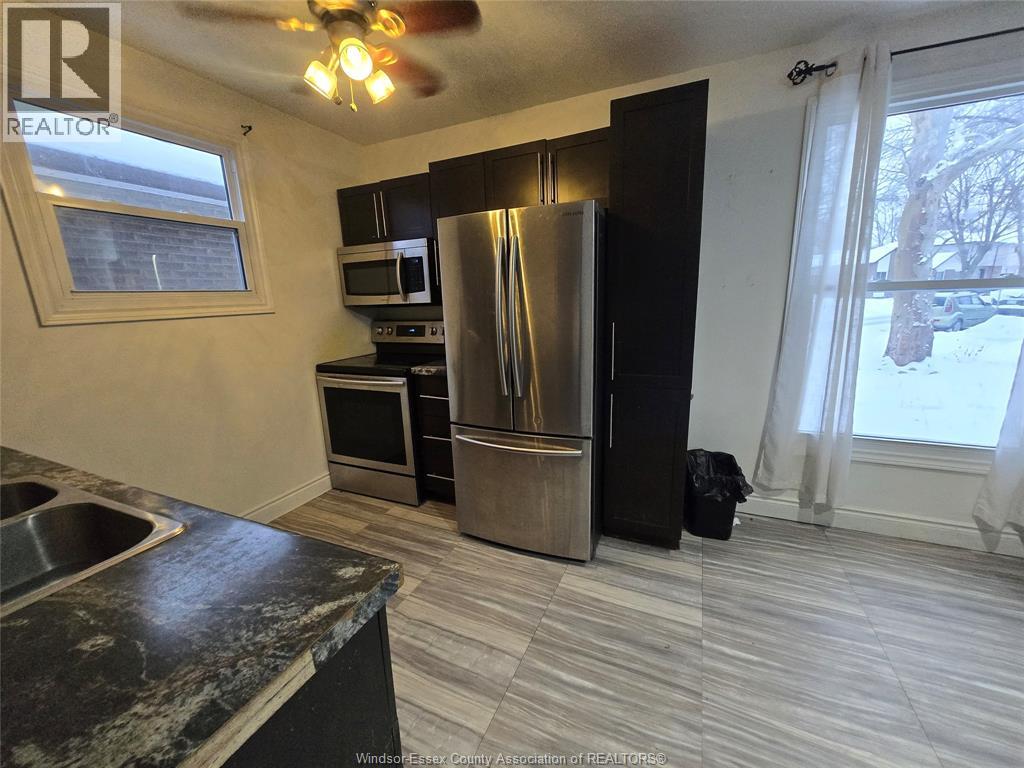 8691 DARLINGTON, Windsor, Ontario, N8S4M5, Windsor, Ontario — photo 3 of 5