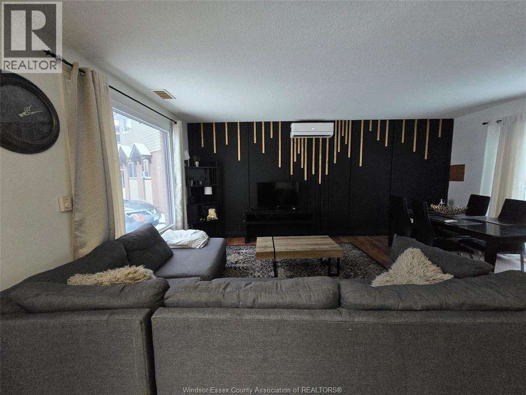 8691 DARLINGTON, Windsor, Ontario, N8S4M5, Windsor, Ontario — photo 4 of 5