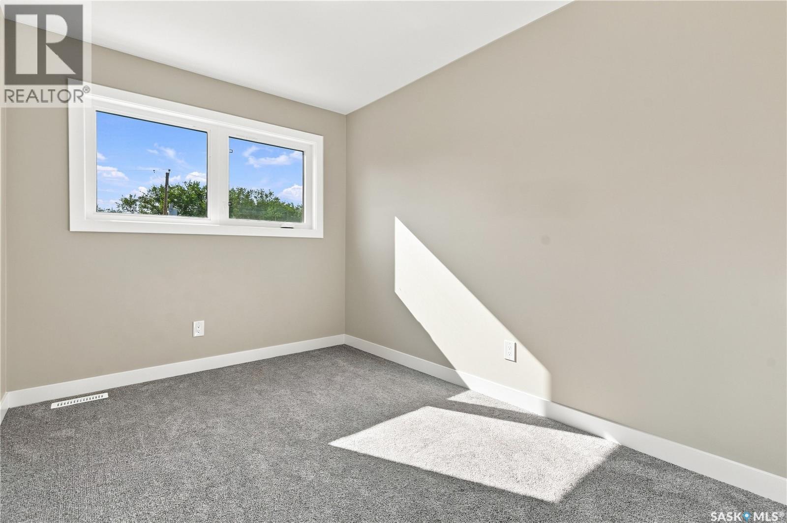 1314 CONNAUGHT AVENUE - Image 28