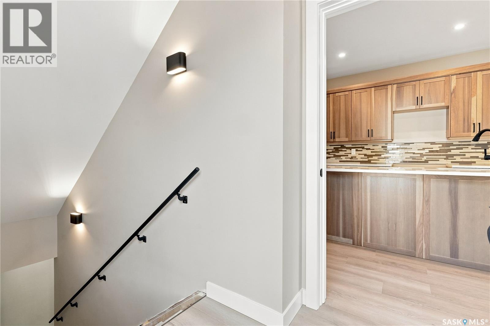 1314 CONNAUGHT AVENUE - 38