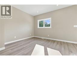 1314 Connaught Avenue, Moose Jaw, SK S6H7H6 Photo 17