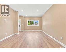 Mud room - 1314 Connaught Avenue, Moose Jaw, SK S6H7H6 Photo 7