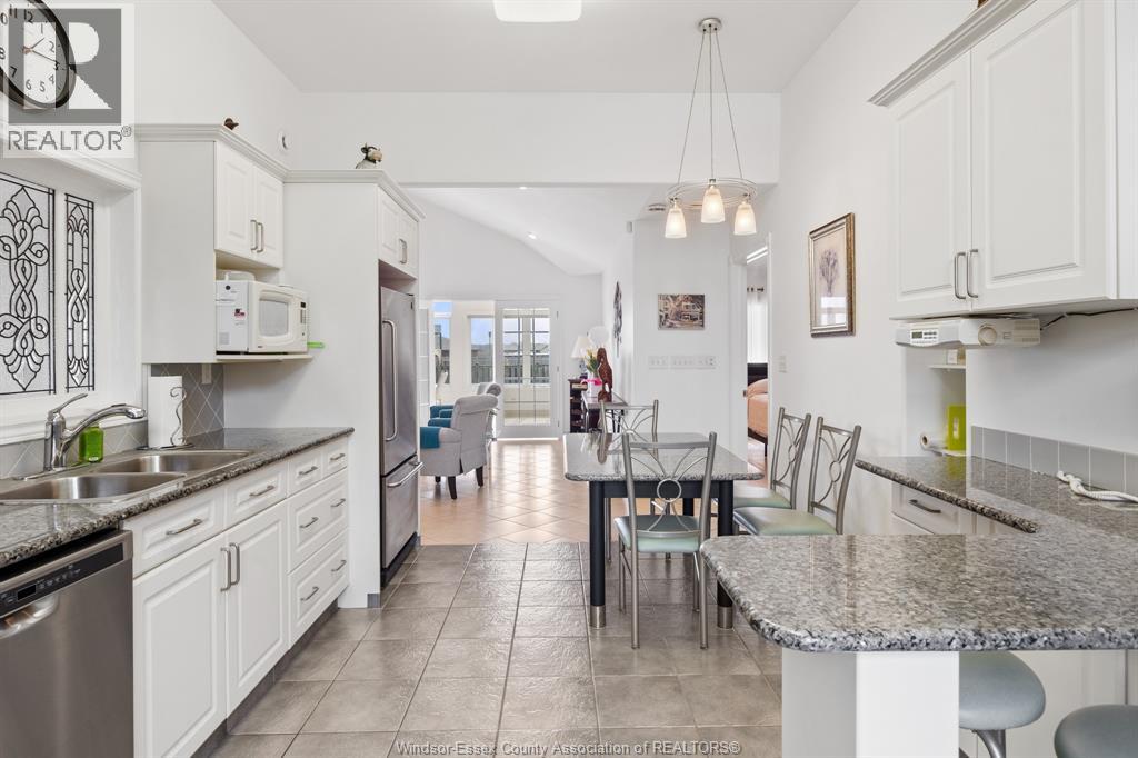389 PINEHURST DRIVE - Image 17