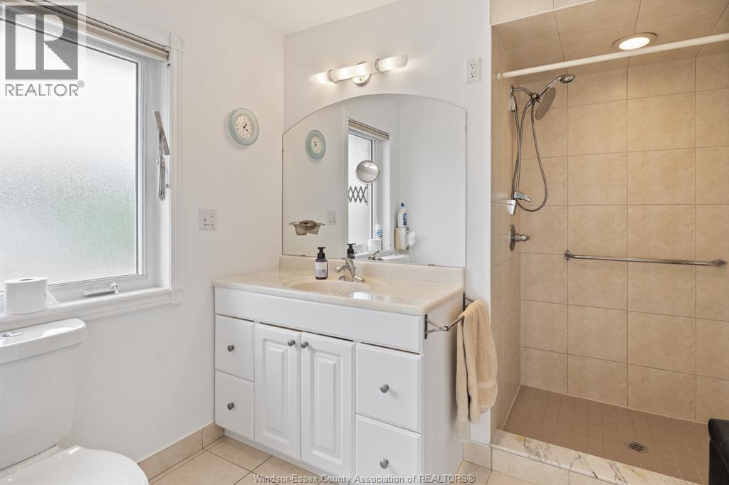 389 PINEHURST DRIVE - 20
