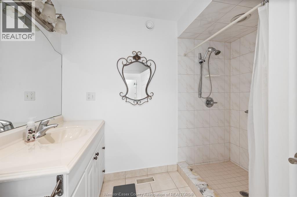 389 PINEHURST DRIVE - Image 8