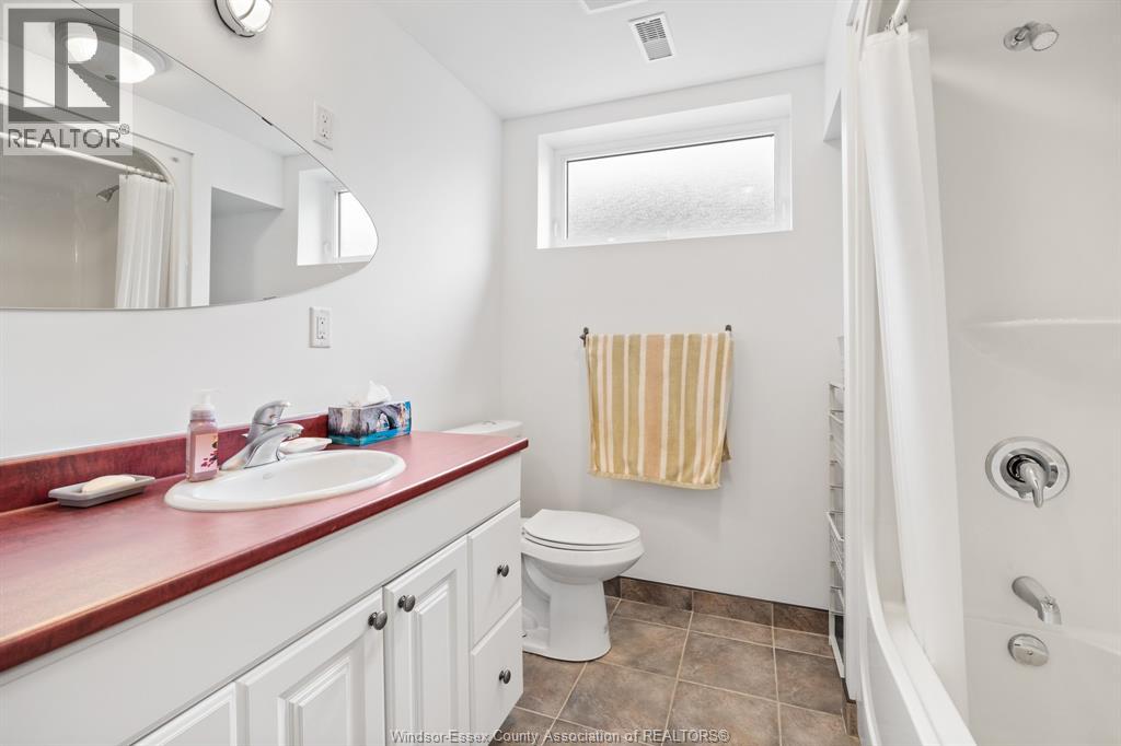389 PINEHURST DRIVE - 25