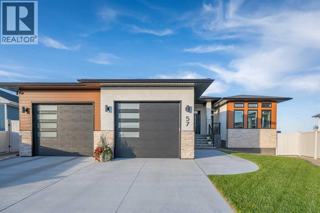 57 Hamptons Gate Southeast, Medicine Hat, Alberta, T1B0N7, Medicine Hat, Alberta — photo 2 of 5