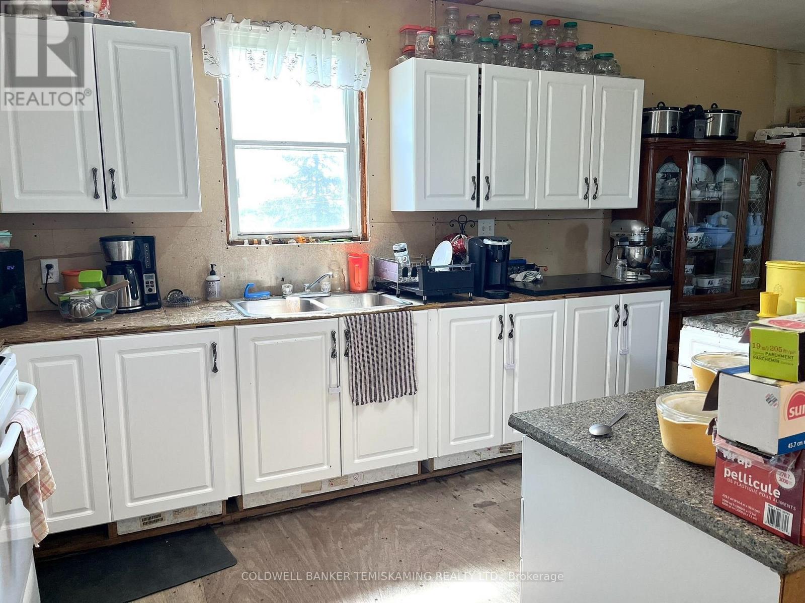 864140 UNO PARK ROAD - Image 18