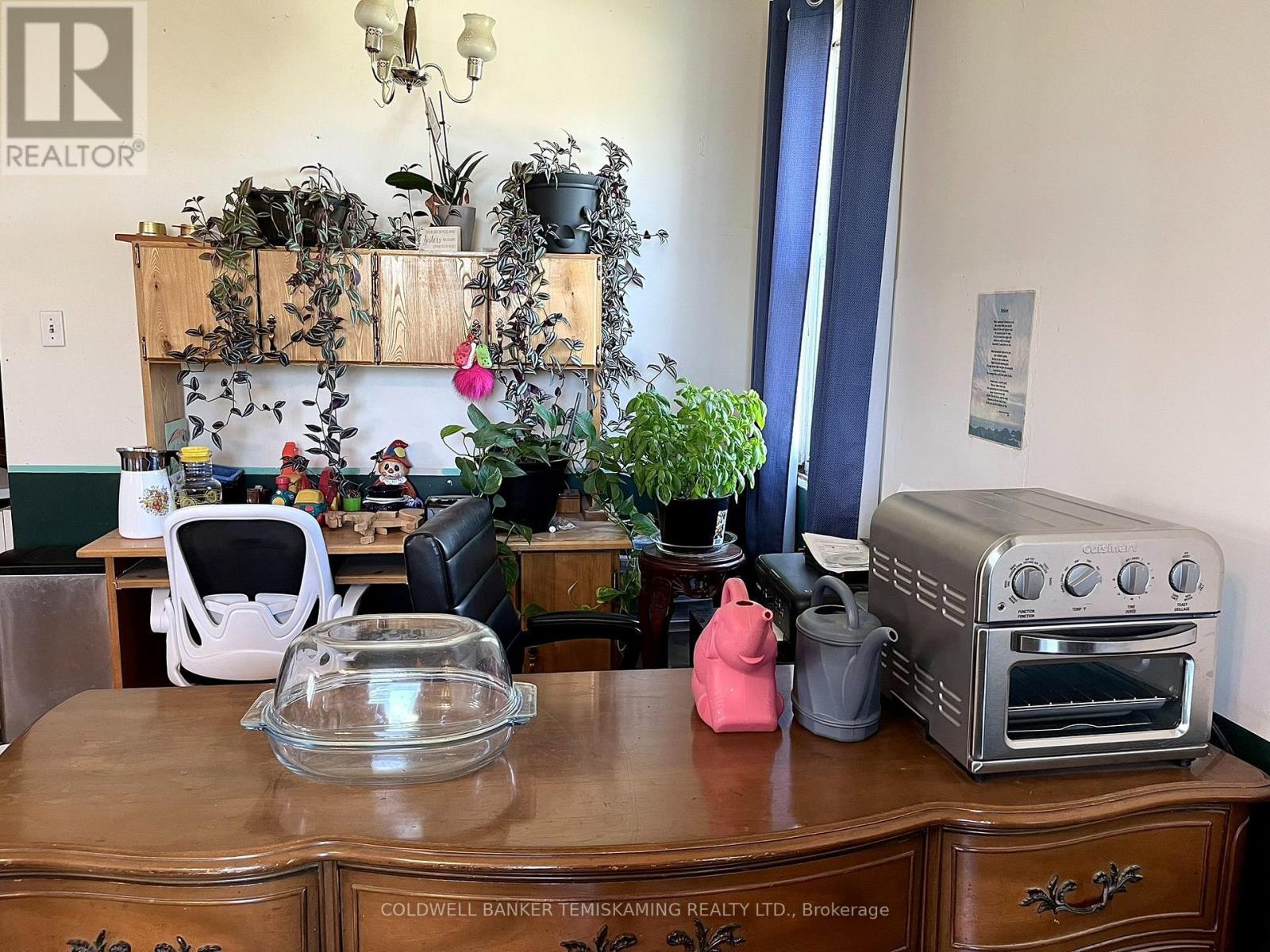 864140 UNO PARK ROAD - 22