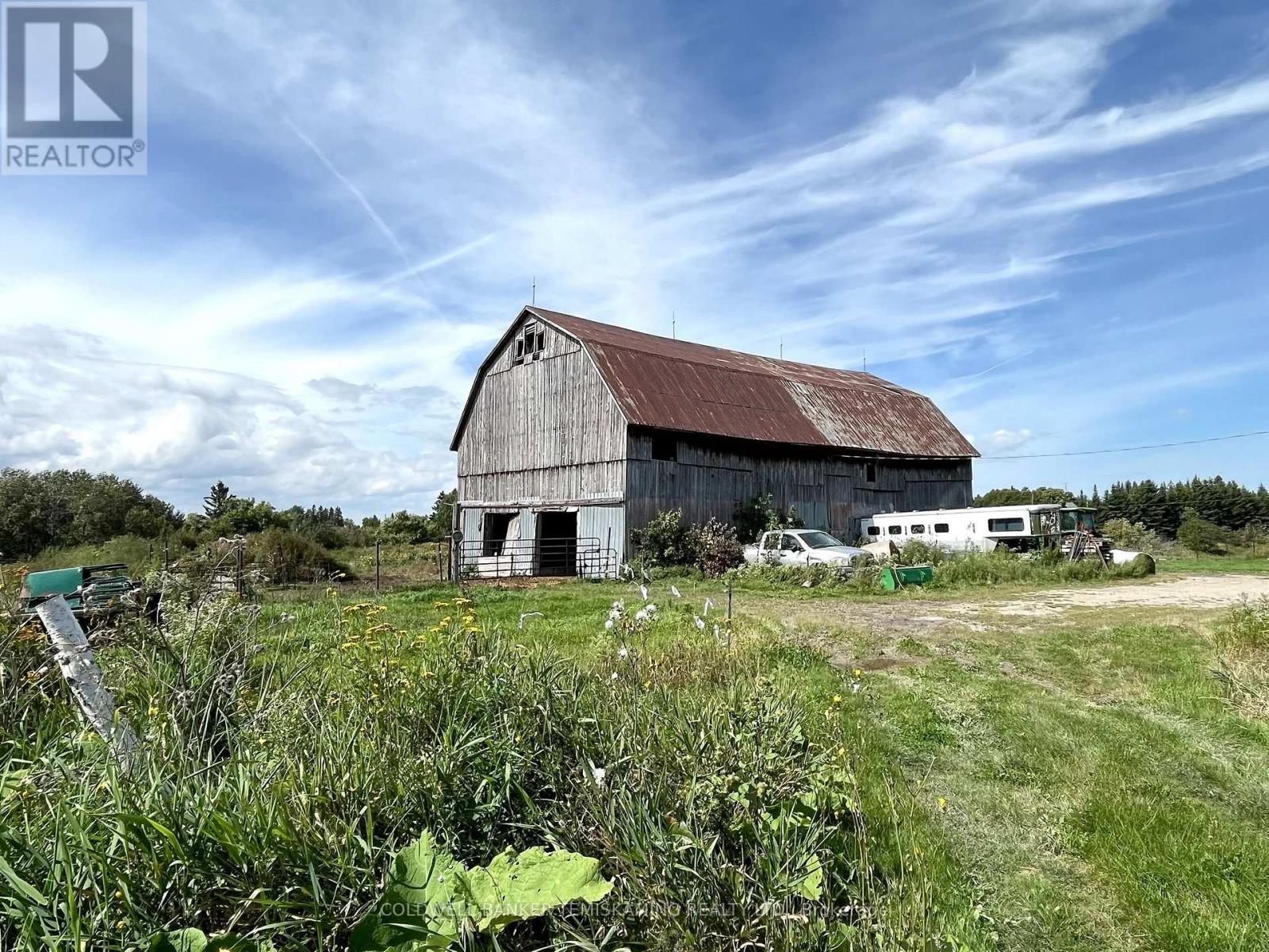 864140 UNO PARK ROAD - 9