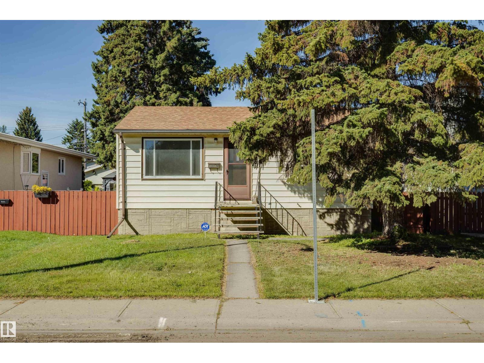 10916 151 ST NW - 3